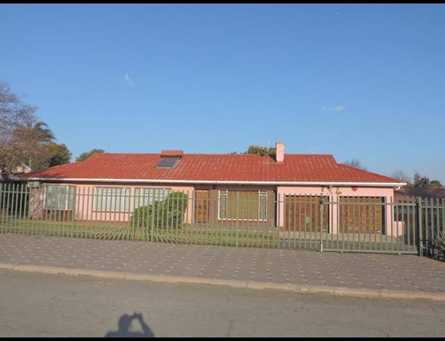 4 BEDROOM HOUSE FOR SALE IN BIRCHLEIGH
